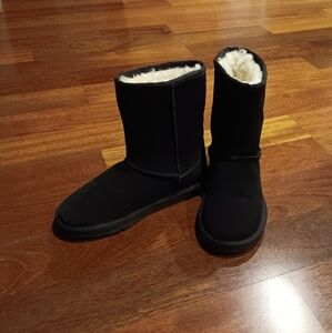 Wool and faux fur lined suede boots